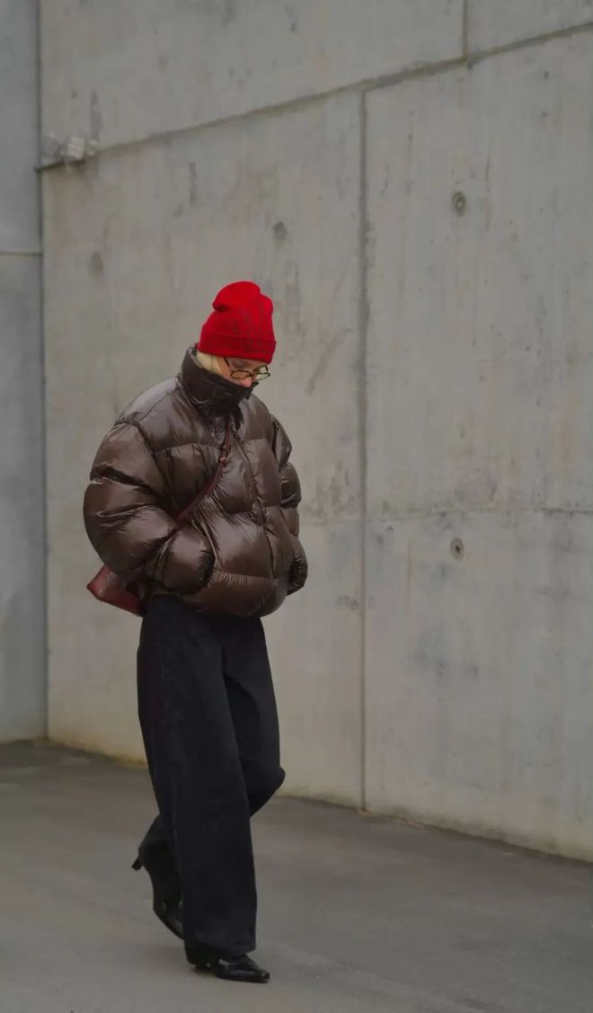 羽绒裤宽松一点好还是紧一点好_羽绒裤腿太宽了怎么办_