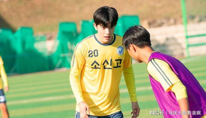 _《今天开始是人类》首播，有趣的爱情剧，千年九尾狐遇上帅气男足_《今天开始是人类》首播，有趣的爱情剧，千年九尾狐遇上帅气男足