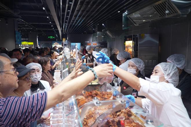 官方再次“点名”胖东来，释放两个特殊信号，社会风向彻底变了__官方再次“点名”胖东来，释放两个特殊信号，社会风向彻底变了