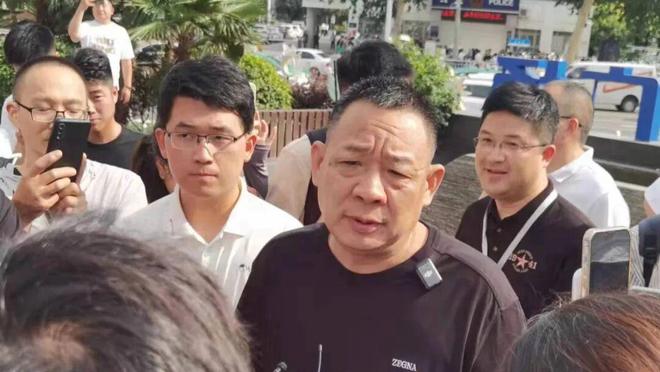 官方再次“点名”胖东来，释放两个特殊信号，社会风向彻底变了_官方再次“点名”胖东来，释放两个特殊信号，社会风向彻底变了_