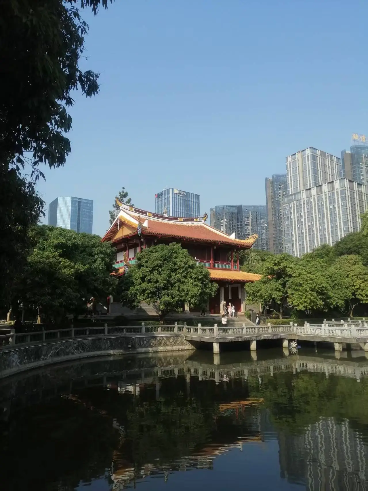 菲凡家庭_妖怪公寓顾白肉车_