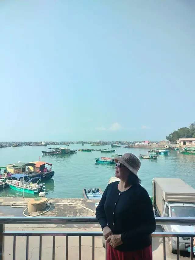 _上海的海奉贤碧海金沙海滩_崖下求生/碧海逃生