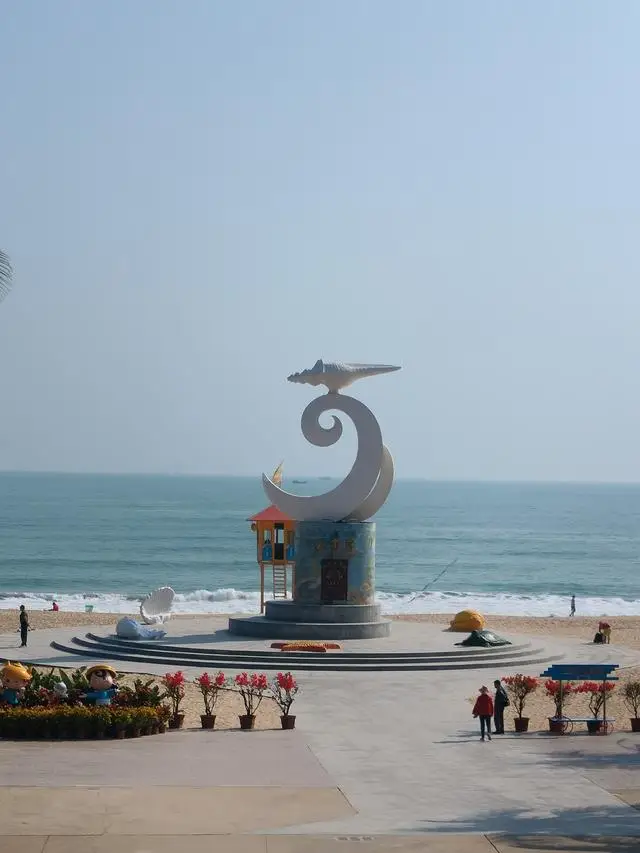 _上海的海奉贤碧海金沙海滩_崖下求生/碧海逃生