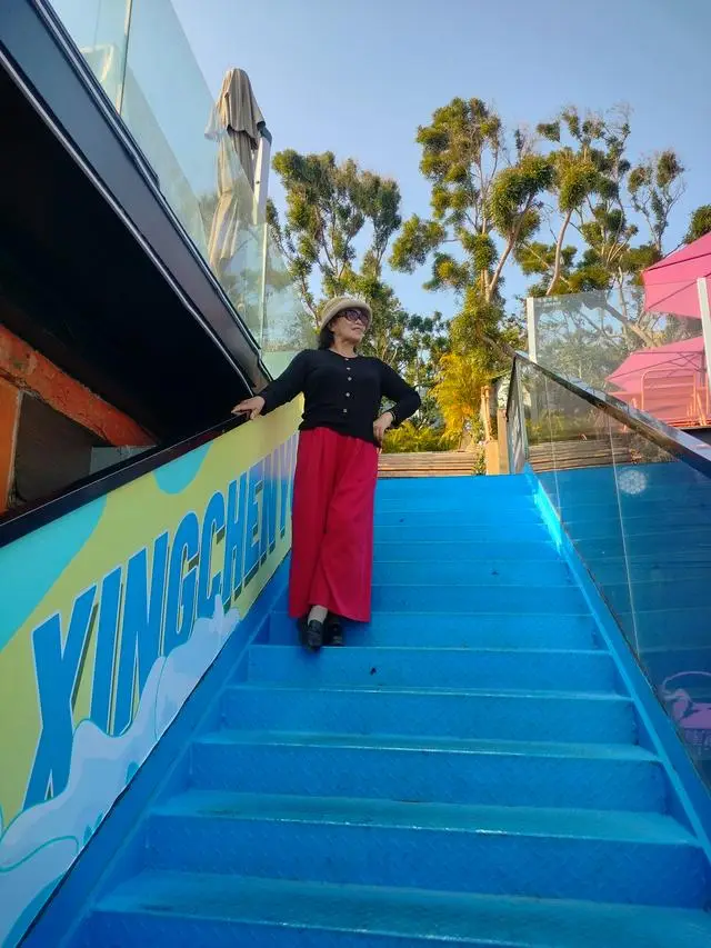 崖下求生/碧海逃生__上海的海奉贤碧海金沙海滩