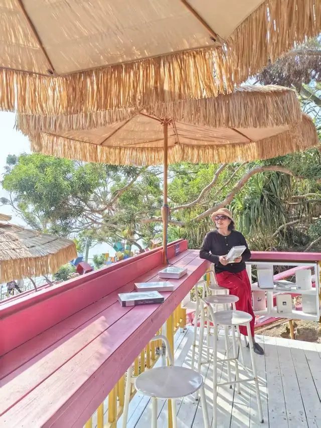 _上海的海奉贤碧海金沙海滩_崖下求生/碧海逃生