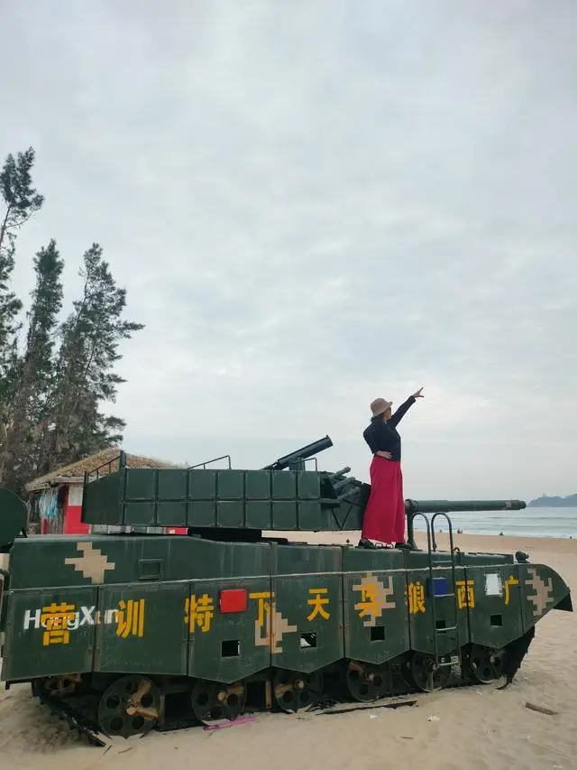 崖下求生/碧海逃生__上海的海奉贤碧海金沙海滩