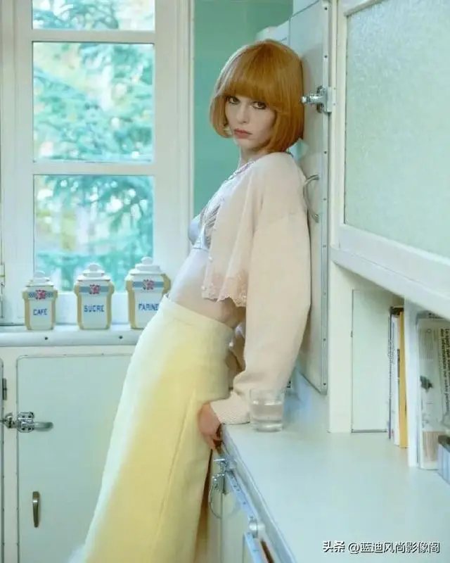 _开年时尚刊，终于不堆 logo 了：有的靠清冷出圈，有的靠茧子打动人_开年时尚刊，终于不堆 logo 了：有的靠清冷出圈，有的靠茧子打动人