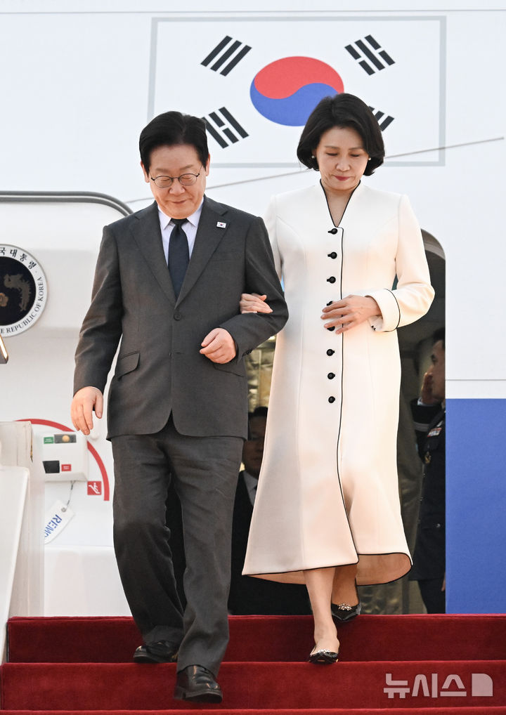 粉色套装女两件套__粉色套装女