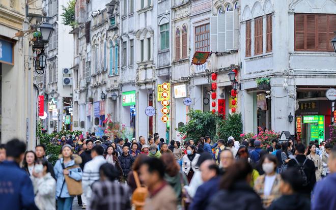 海南封关满月，旅居三亚的游艇迷想开个造船厂