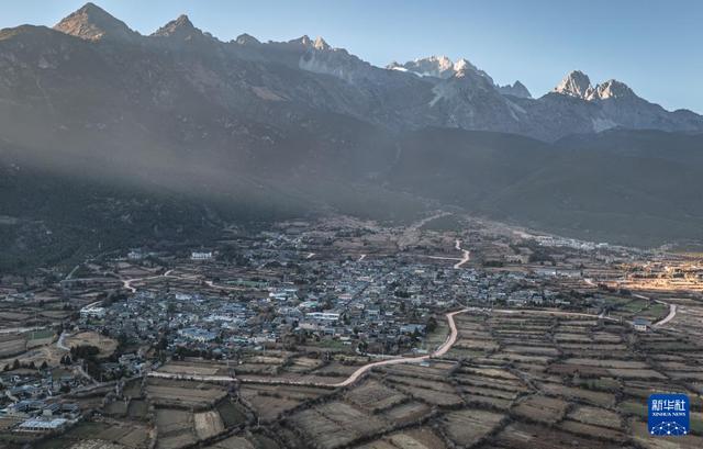 _玉龙雪山小说_玉龙雪山下村庄