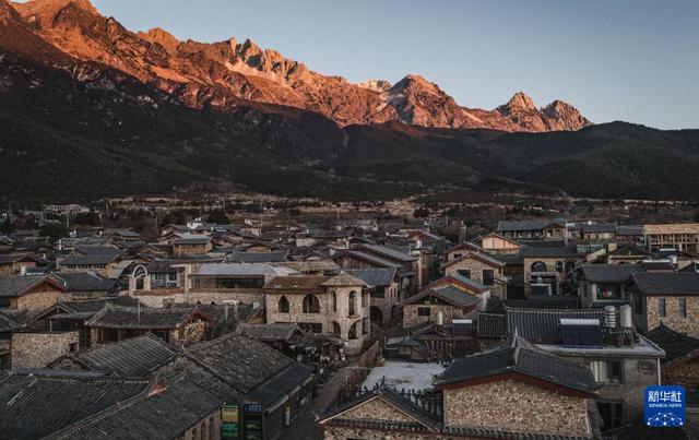 玉龙雪山下村庄__玉龙雪山小说