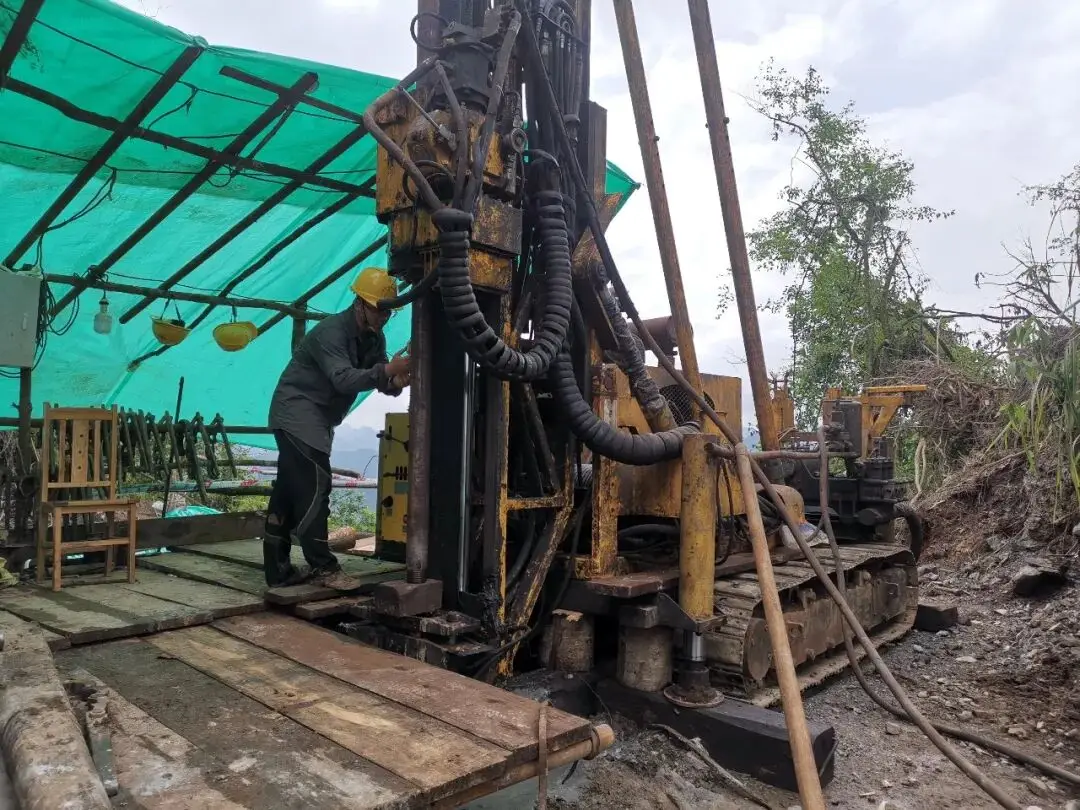 _勘探员_勘探钻机