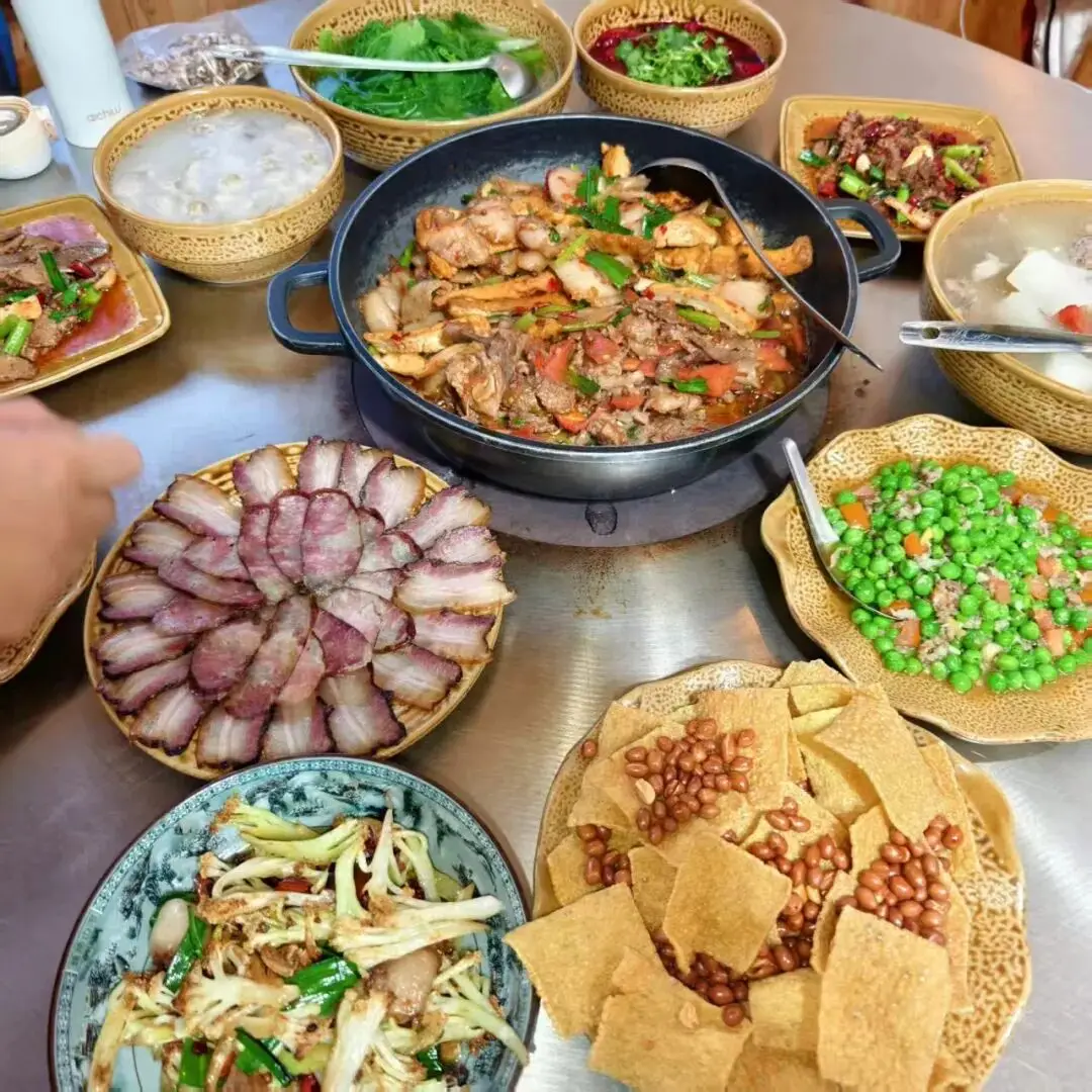 偏坡乡“乡野寻年味 村宴迎新春”活动火热启幕__偏坡乡“乡野寻年味 村宴迎新春”活动火热启幕