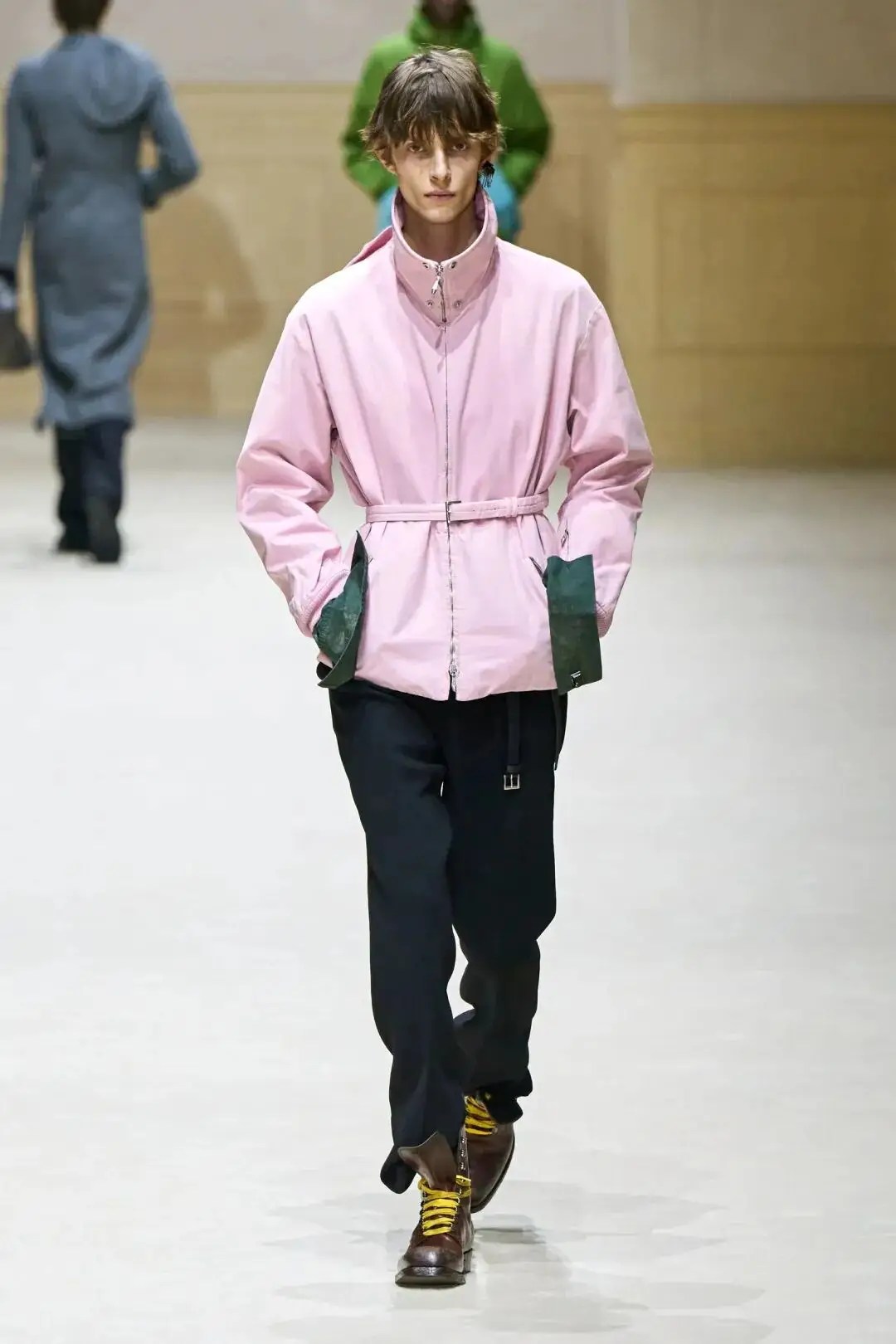 _男装秋冬装搭配图片_男装秋冬新款上市图片