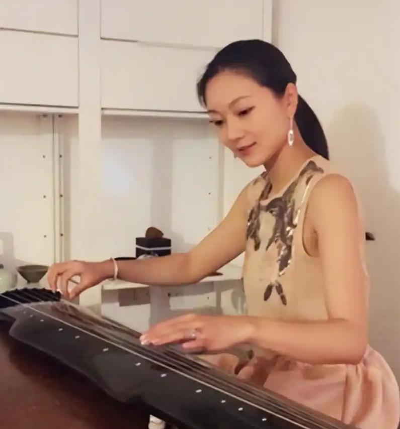 _梦见婆婆去世自己大哭_百年的媳妇熬婆婆