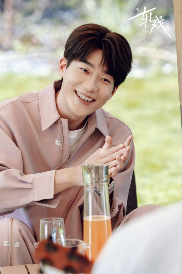 _陈星旭又一现偶定档，吻完卢昱晓吻王玉雯，成美女收割机_陈星旭又一现偶定档，吻完卢昱晓吻王玉雯，成美女收割机