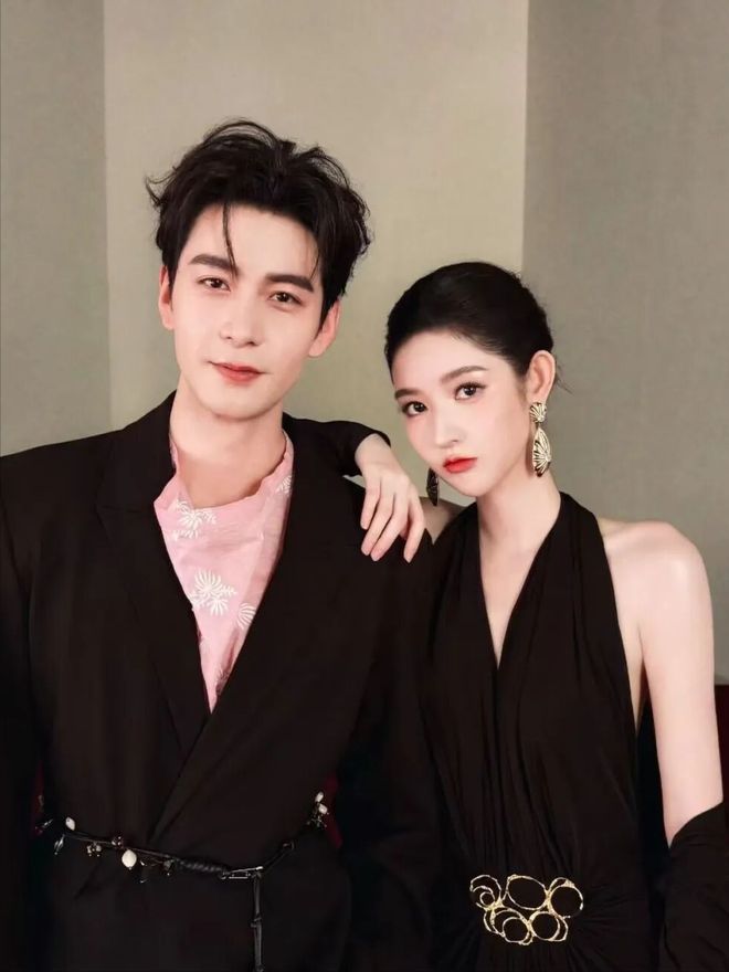 陈星旭又一现偶定档，吻完卢昱晓吻王玉雯，成美女收割机_陈星旭又一现偶定档，吻完卢昱晓吻王玉雯，成美女收割机_