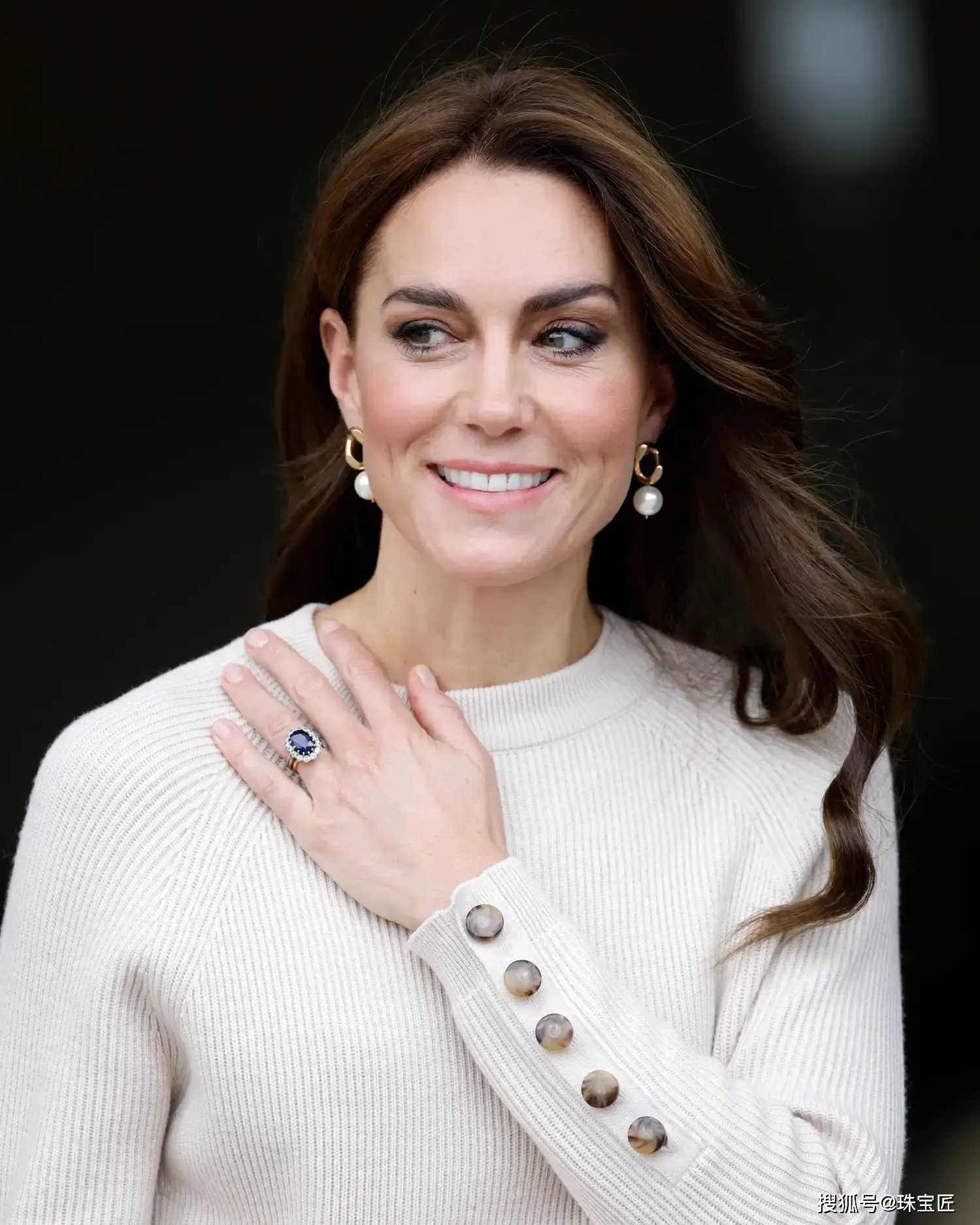 凯特王妃珠宝搭配_凯特的戒指_