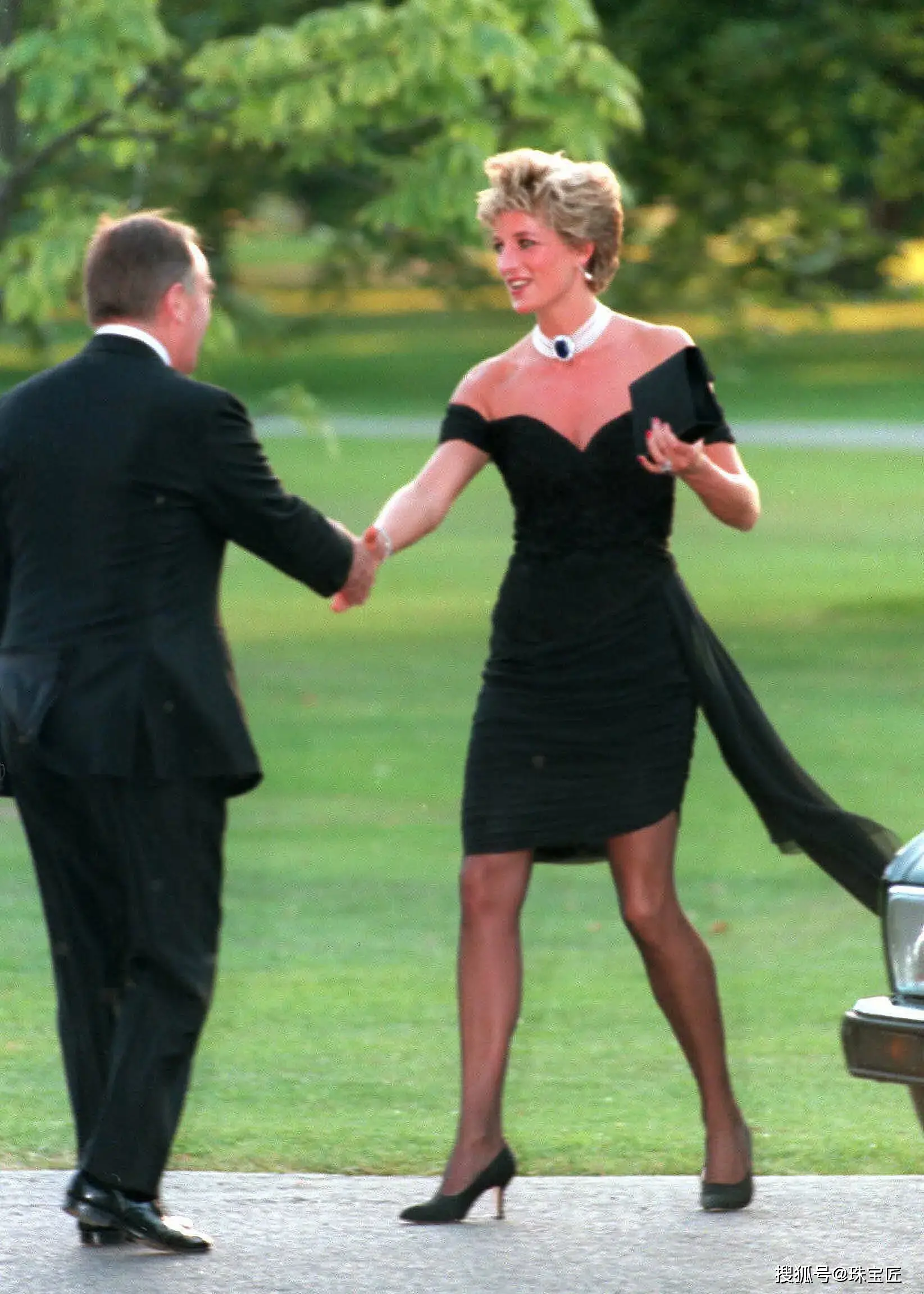 凯特王妃珠宝搭配_凯特的戒指_