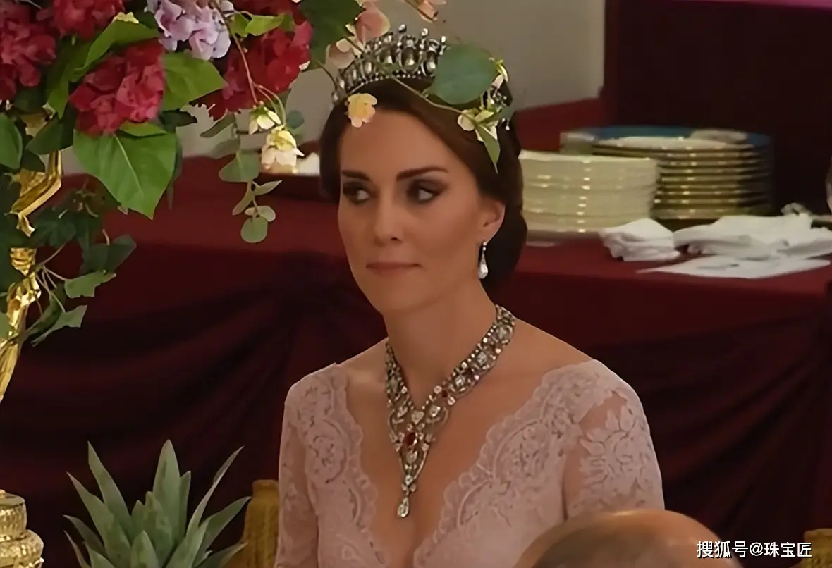 _凯特王妃珠宝搭配_凯特的戒指