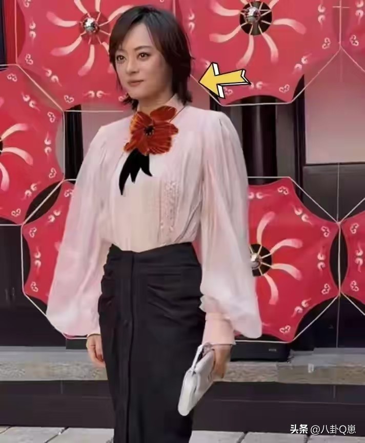 这一夜，全程笑脸、穿泡泡衫的孙俪，让所有人见识了她的江湖地位__这一夜，全程笑脸、穿泡泡衫的孙俪，让所有人见识了她的江湖地位