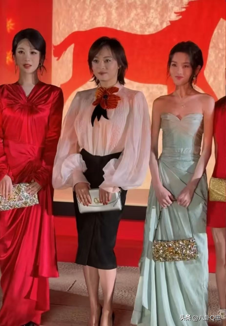 这一夜，全程笑脸、穿泡泡衫的孙俪，让所有人见识了她的江湖地位__这一夜，全程笑脸、穿泡泡衫的孙俪，让所有人见识了她的江湖地位