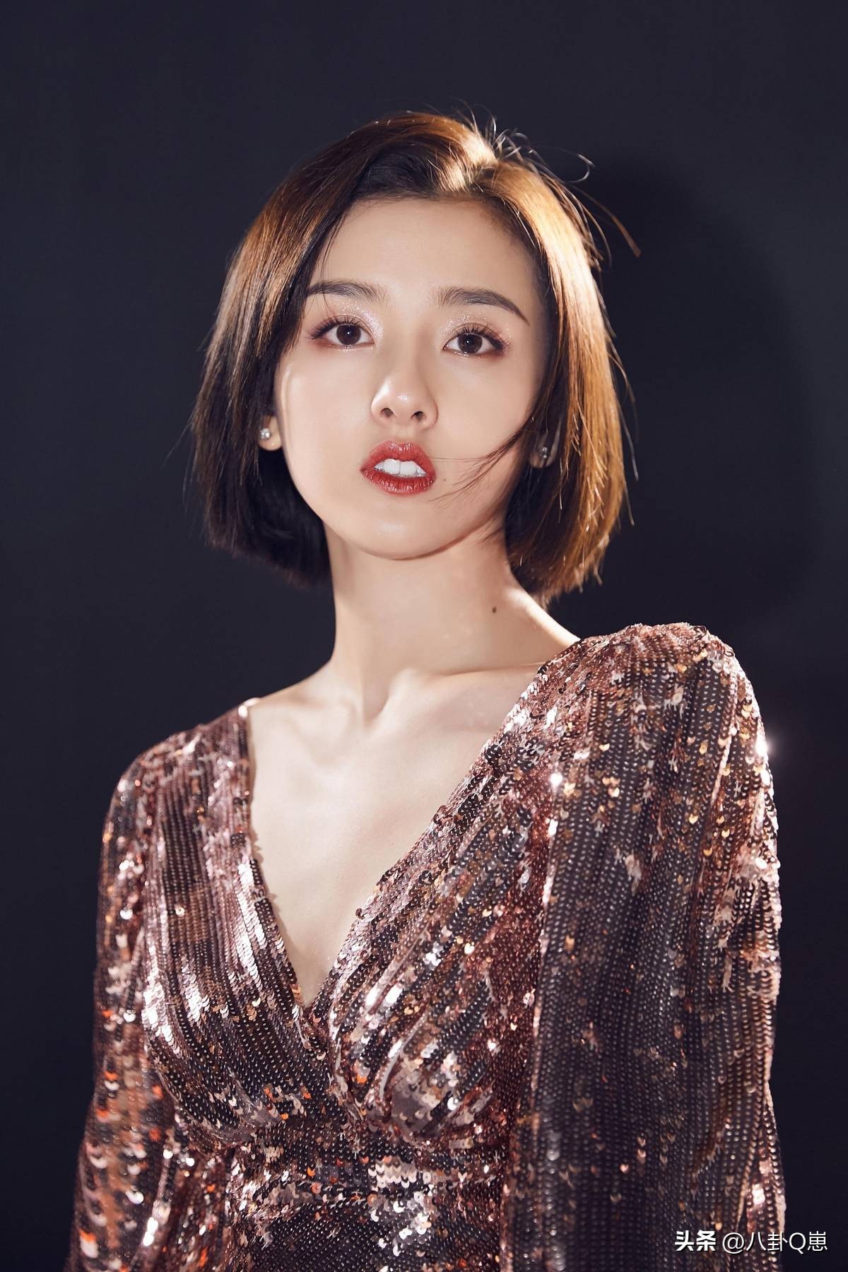 这一夜，全程笑脸、穿泡泡衫的孙俪，让所有人见识了她的江湖地位_这一夜，全程笑脸、穿泡泡衫的孙俪，让所有人见识了她的江湖地位_