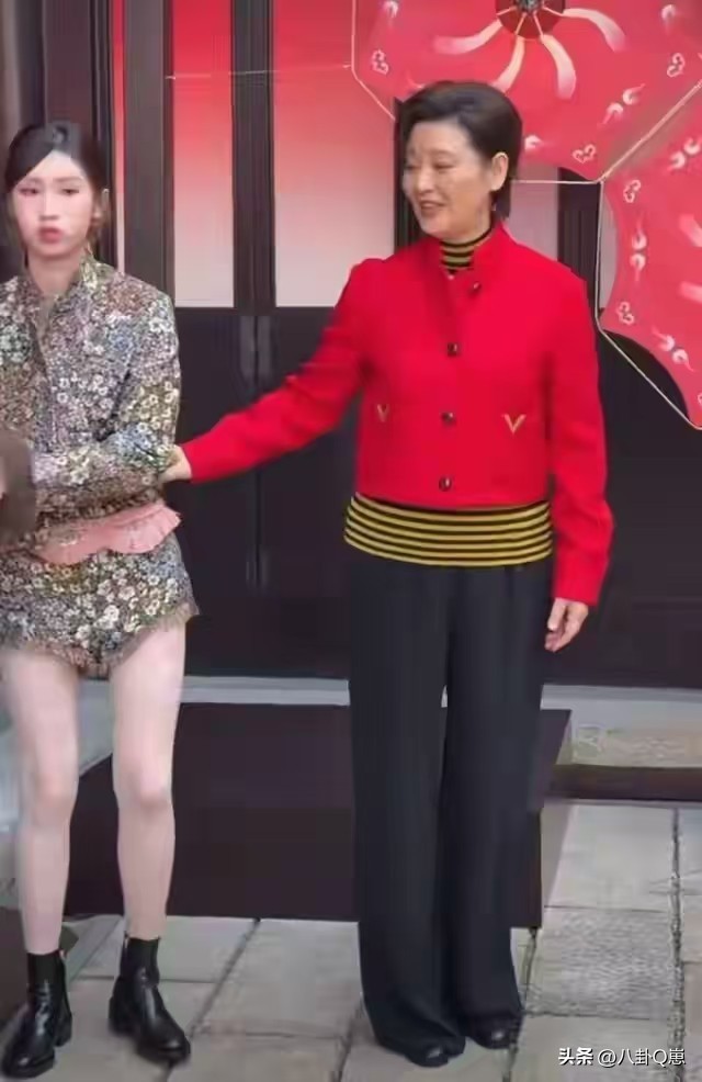 这一夜，全程笑脸、穿泡泡衫的孙俪，让所有人见识了她的江湖地位_这一夜，全程笑脸、穿泡泡衫的孙俪，让所有人见识了她的江湖地位_