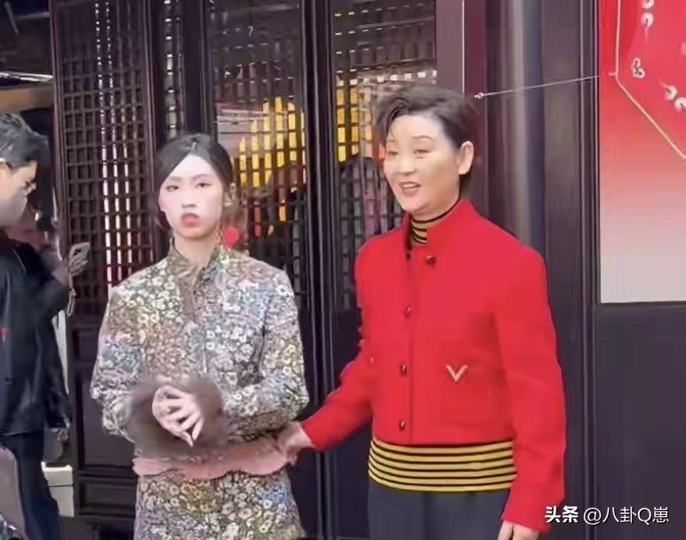 这一夜，全程笑脸、穿泡泡衫的孙俪，让所有人见识了她的江湖地位_这一夜，全程笑脸、穿泡泡衫的孙俪，让所有人见识了她的江湖地位_