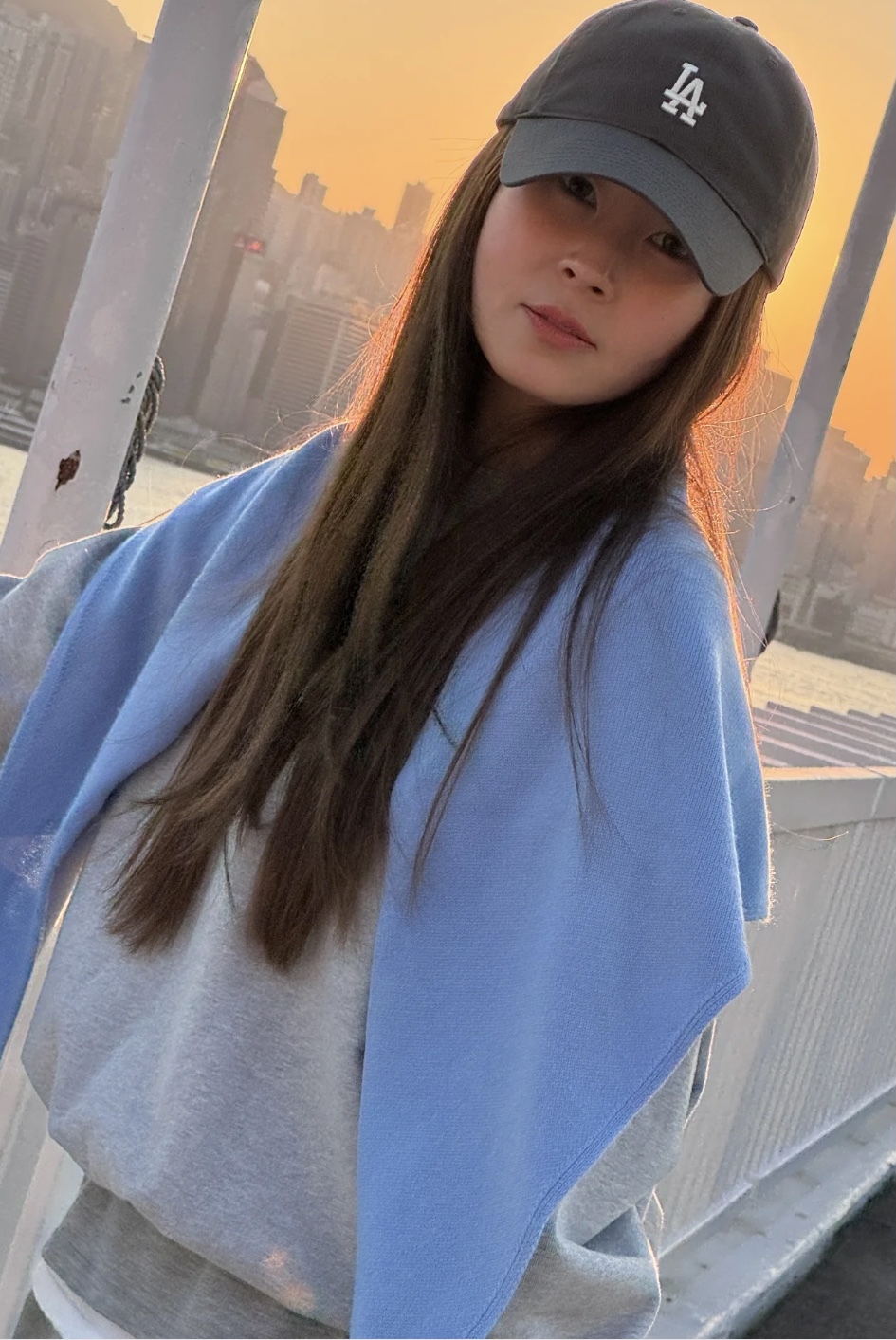 香港知名女星内地定居终返港！深陷被包养传闻，曾遭圈中男友家暴__香港知名女星内地定居终返港！深陷被包养传闻，曾遭圈中男友家暴