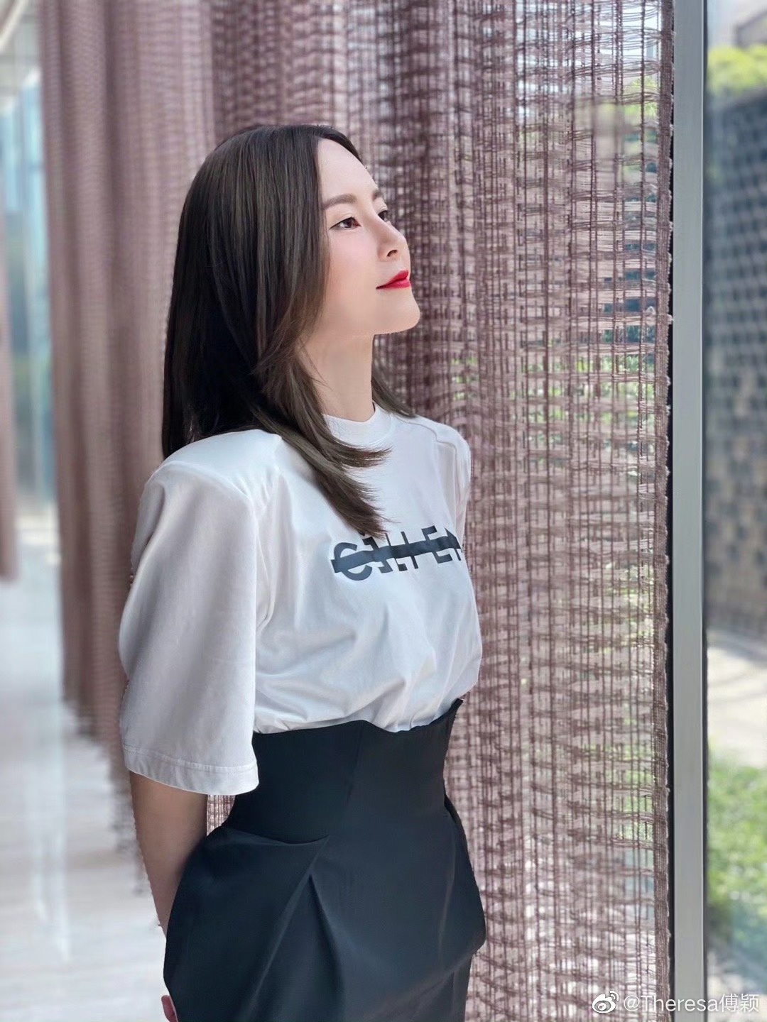 香港知名女星内地定居终返港！深陷被包养传闻，曾遭圈中男友家暴_香港知名女星内地定居终返港！深陷被包养传闻，曾遭圈中男友家暴_