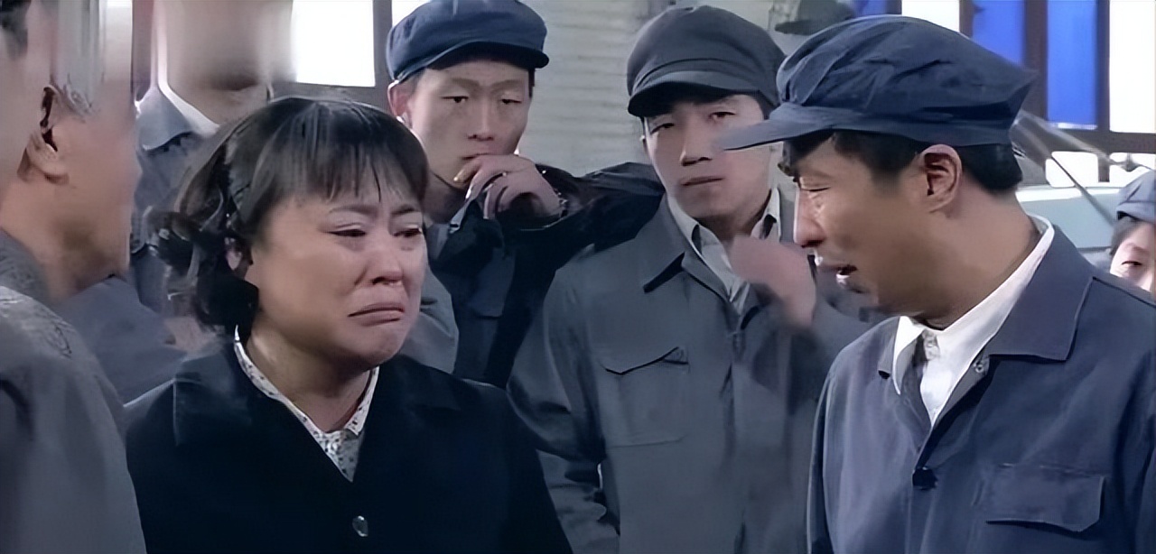 _经历三次婚姻，老公一个比一个小，如今患癌，53岁和女儿相互依靠_经历三次婚姻，老公一个比一个小，如今患癌，53岁和女儿相互依靠