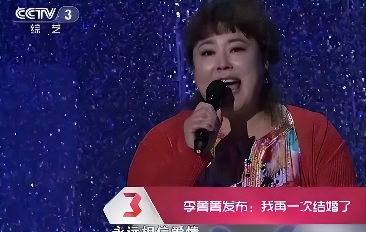 经历三次婚姻，老公一个比一个小，如今患癌，53岁和女儿相互依靠__经历三次婚姻，老公一个比一个小，如今患癌，53岁和女儿相互依靠
