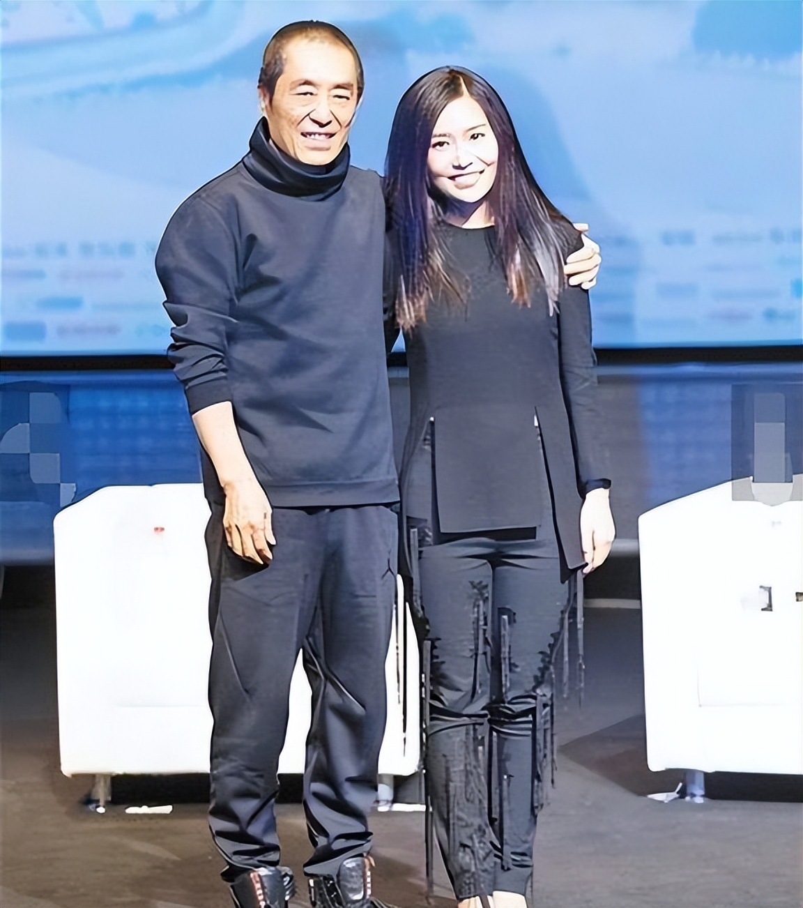 张艺谋前妻肖华家庭背景__张艺谋妻子肖华近况