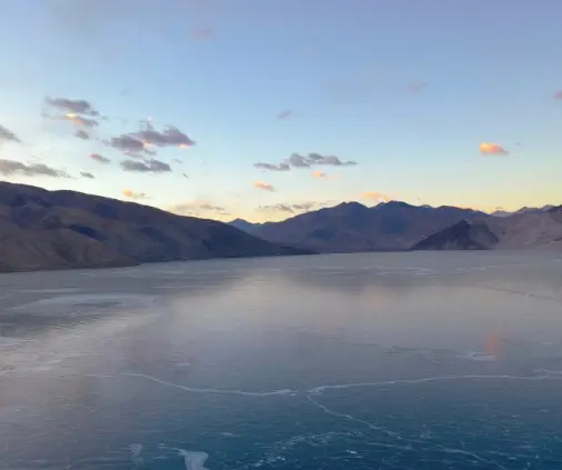 _我国最“孤独”县城，三面被外国包围，仅1条路通内地_我国最“孤独”县城，三面被外国包围，仅1条路通内地