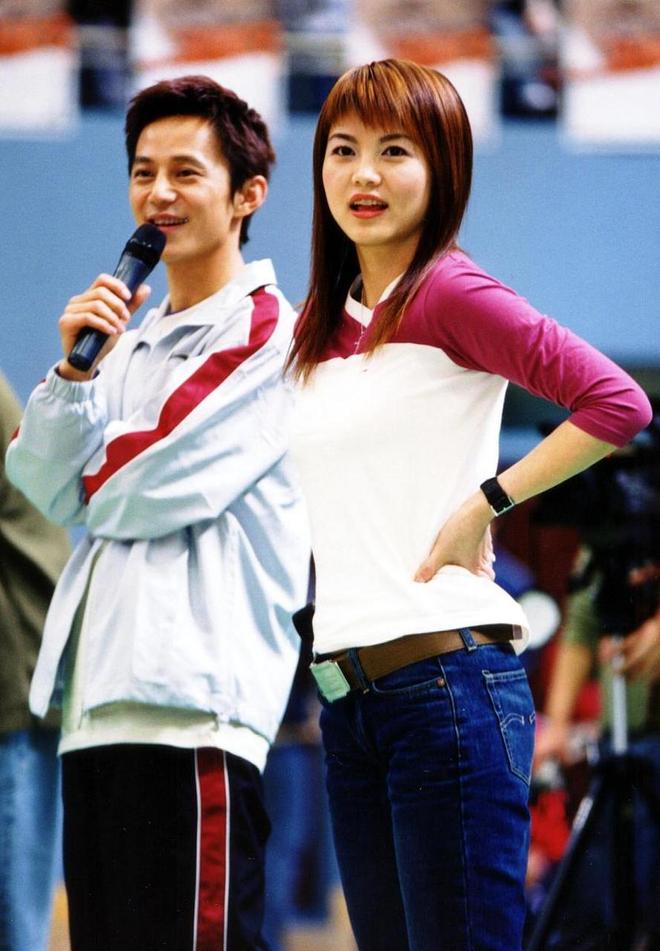 _何炅李湘快乐大本营_快乐大本营李湘何炅主持第一期