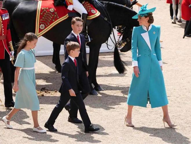 美人好看不败岁月下一句_美人不敌岁月_