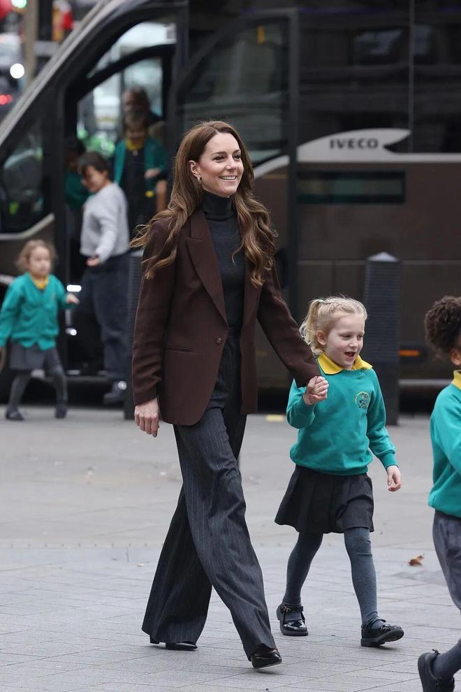 美人不敌岁月__美人好看不败岁月下一句