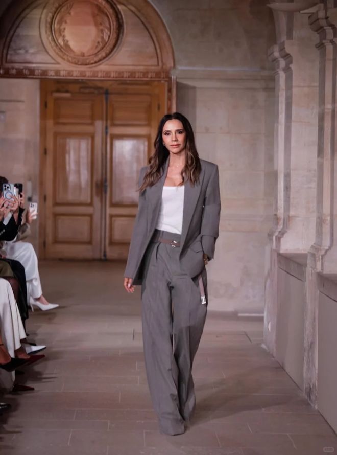 _美人好看不败岁月下一句_美人不敌岁月