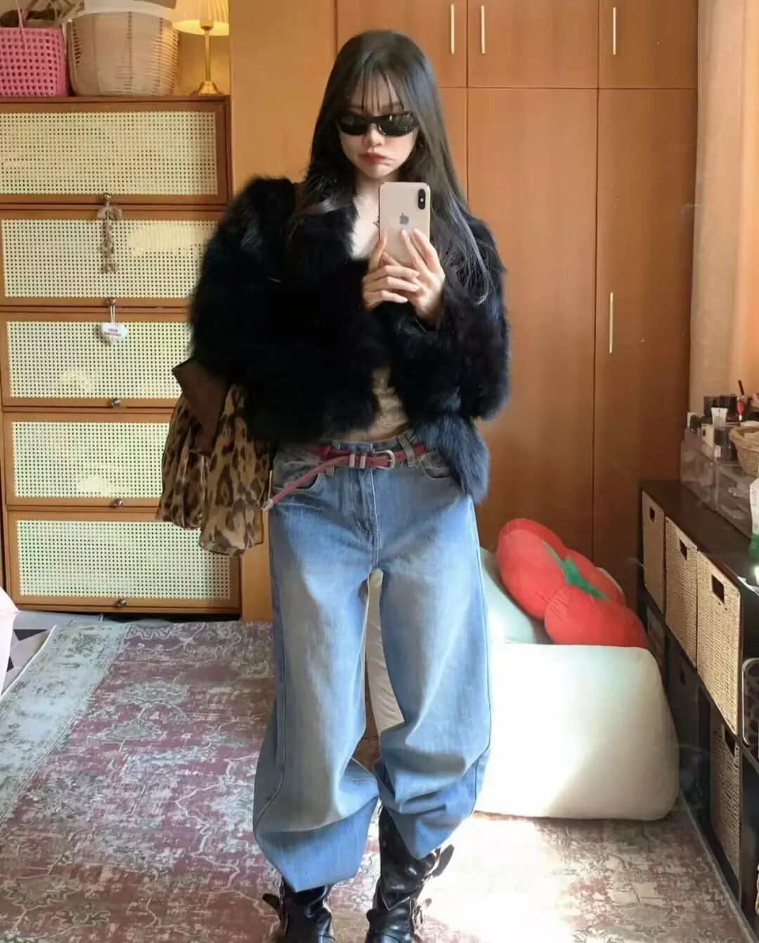 _朱珠太敢穿了吧!豹纹毛毛外套+红裤子复古辣妹范儿绝了_朱珠太敢穿了吧!豹纹毛毛外套+红裤子复古辣妹范儿绝了