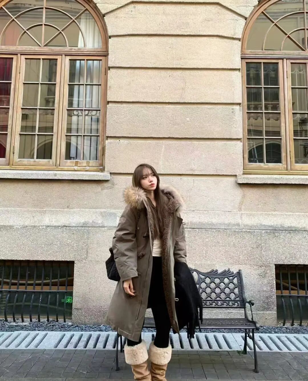 朱珠太敢穿了吧!豹纹毛毛外套+红裤子复古辣妹范儿绝了_朱珠太敢穿了吧!豹纹毛毛外套+红裤子复古辣妹范儿绝了_