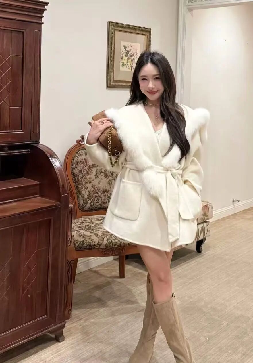 朱珠太敢穿了吧!豹纹毛毛外套+红裤子复古辣妹范儿绝了__朱珠太敢穿了吧!豹纹毛毛外套+红裤子复古辣妹范儿绝了