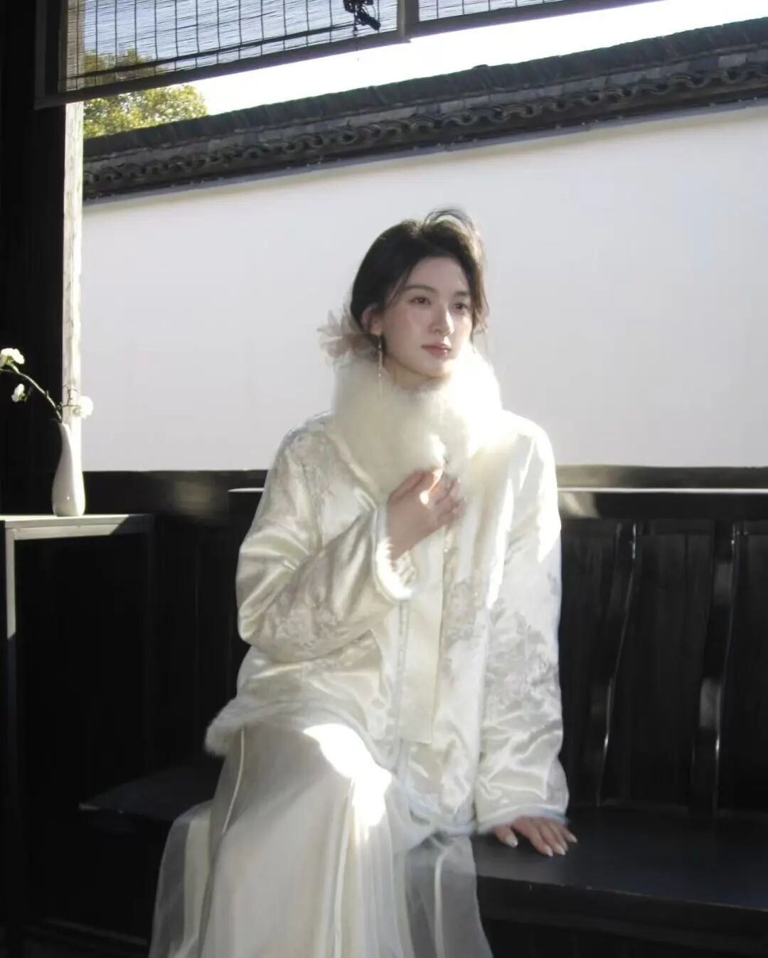 朱珠太敢穿了吧!豹纹毛毛外套+红裤子复古辣妹范儿绝了__朱珠太敢穿了吧!豹纹毛毛外套+红裤子复古辣妹范儿绝了