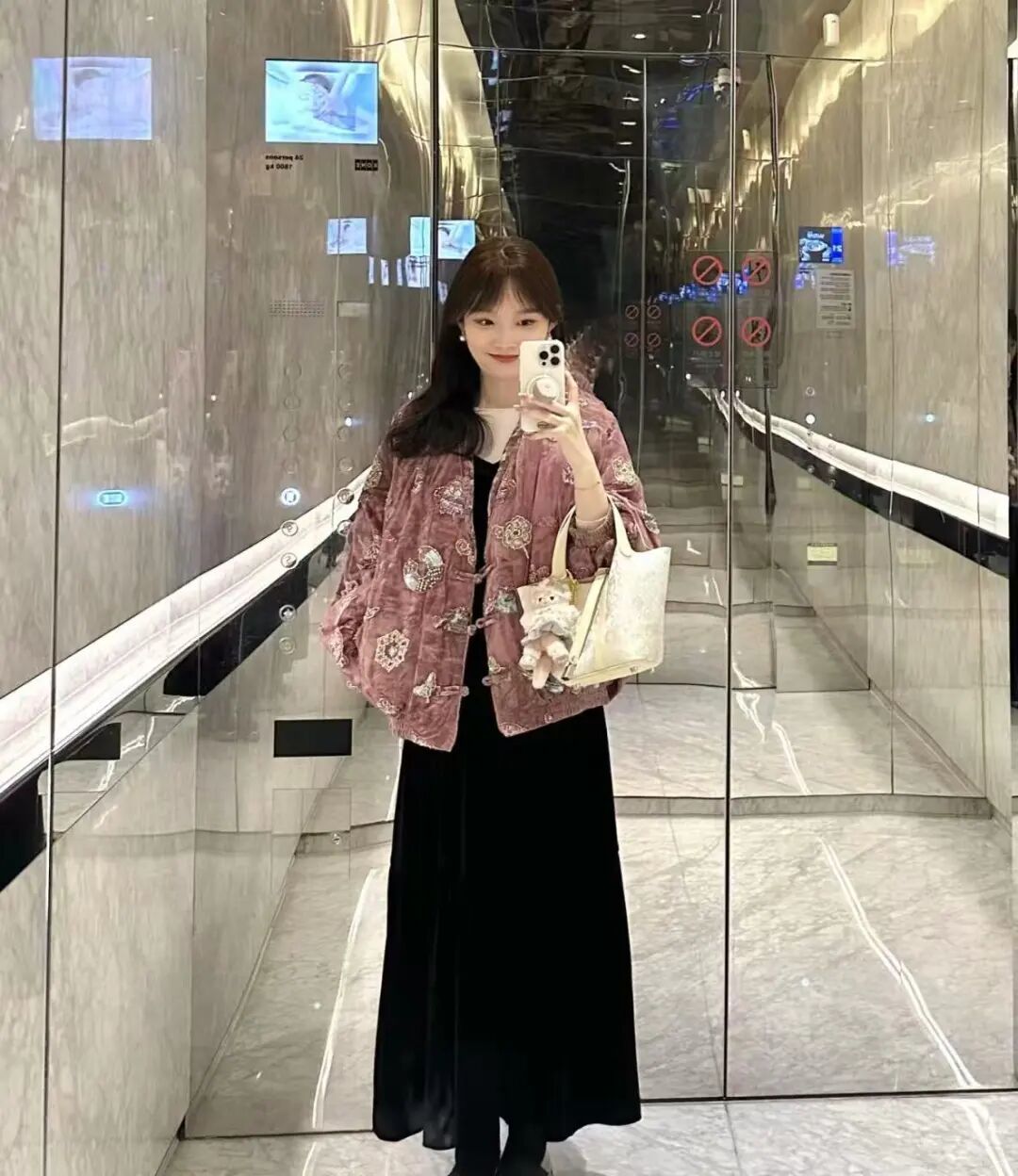 朱珠太敢穿了吧!豹纹毛毛外套+红裤子复古辣妹范儿绝了__朱珠太敢穿了吧!豹纹毛毛外套+红裤子复古辣妹范儿绝了