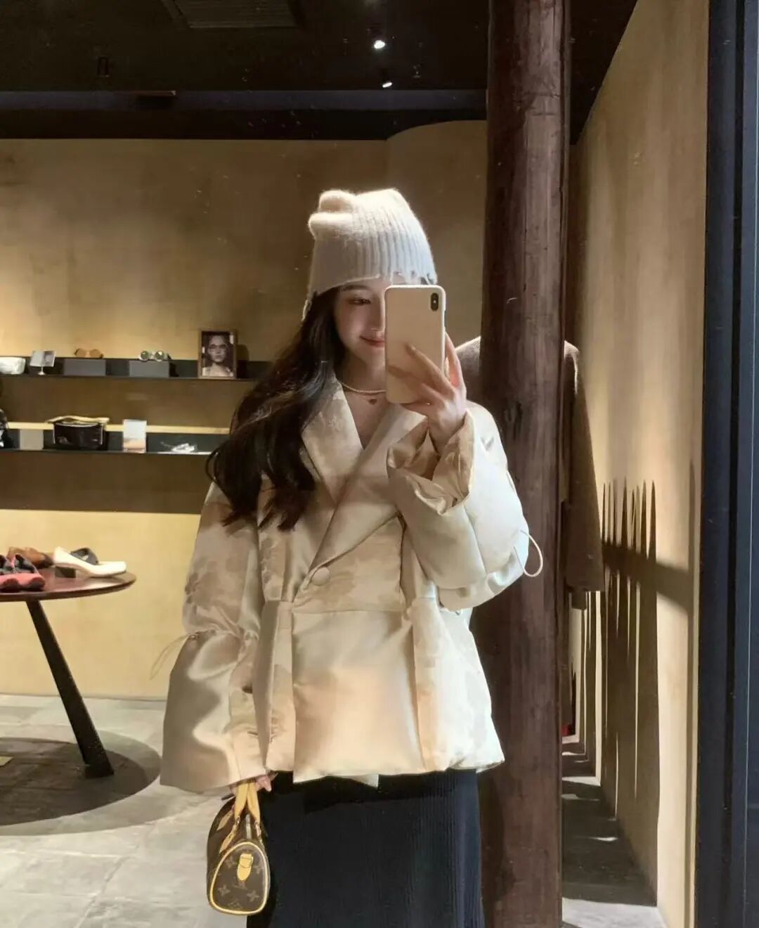 _朱珠太敢穿了吧!豹纹毛毛外套+红裤子复古辣妹范儿绝了_朱珠太敢穿了吧!豹纹毛毛外套+红裤子复古辣妹范儿绝了