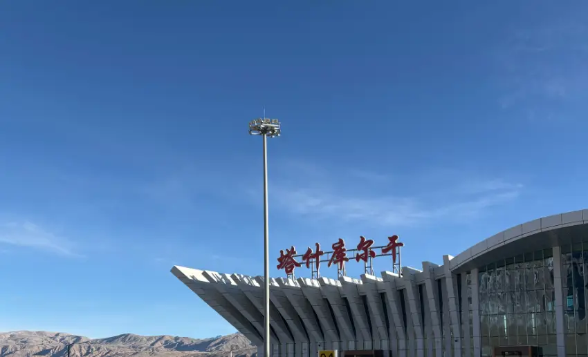 我国最“孤独”县城，三面被外国包围，仅1条路通内地__我国最“孤独”县城，三面被外国包围，仅1条路通内地