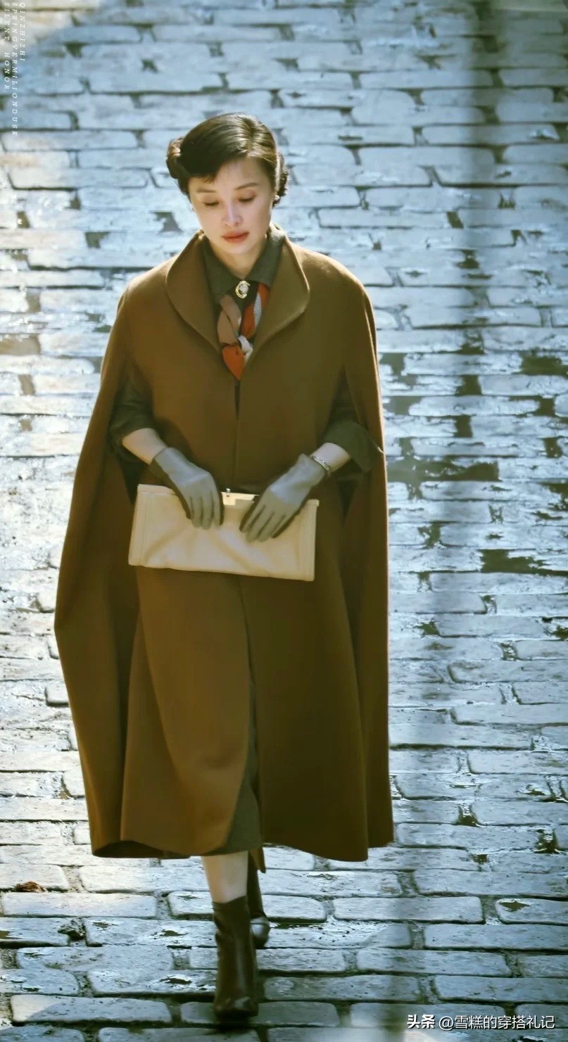 看完韩国第一夫人的打扮，我悟了：大衣要过膝、露脚踝，会更优雅_看完韩国第一夫人的打扮，我悟了：大衣要过膝、露脚踝，会更优雅_