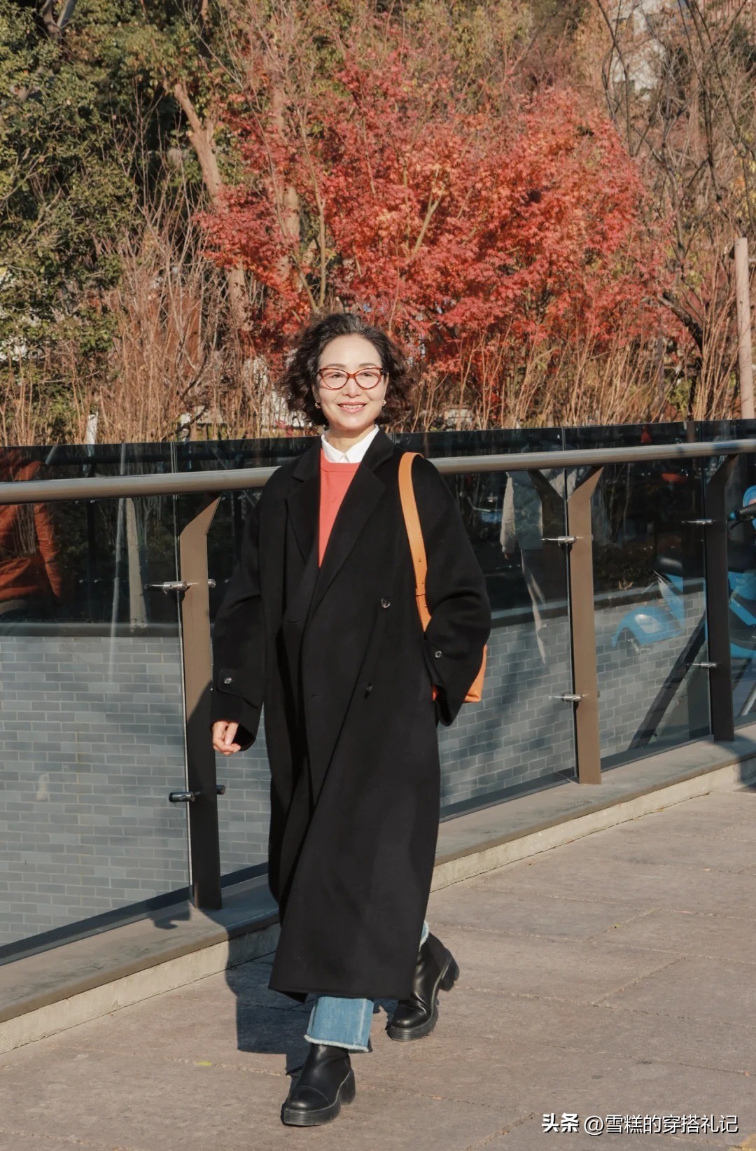 看完韩国第一夫人的打扮，我悟了：大衣要过膝、露脚踝，会更优雅_看完韩国第一夫人的打扮，我悟了：大衣要过膝、露脚踝，会更优雅_