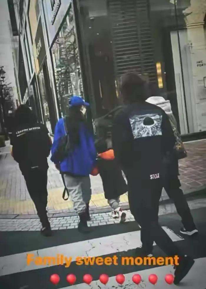 张柏芝和三个儿子飞澳洲,一家四口好有爱,15岁小Q比Lucas还要高__张柏芝和三个儿子飞澳洲,一家四口好有爱,15岁小Q比Lucas还要高