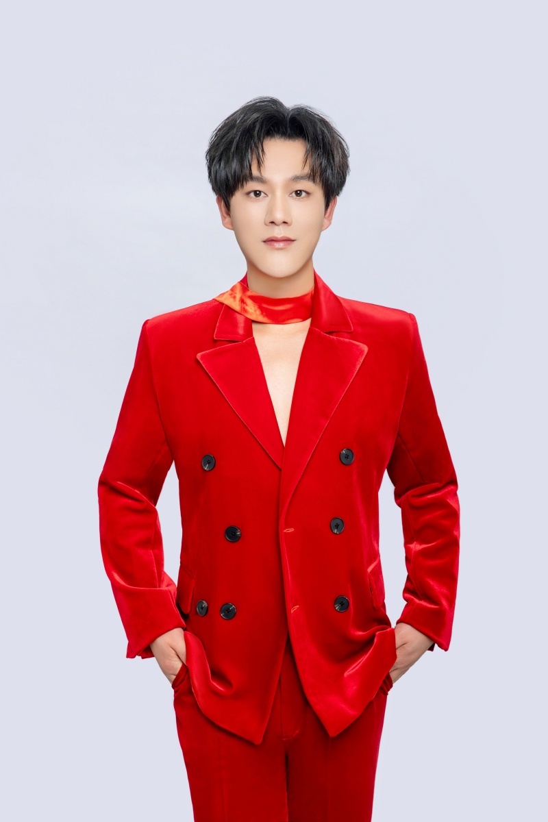 _洛琦现身2026全球华人春晚彩排倾情预热除夕夜_洛琦现身2026全球华人春晚彩排倾情预热除夕夜